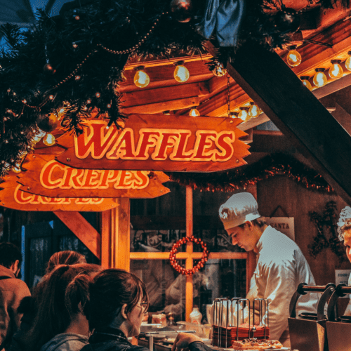 Weihnachtsleckereien und Street Food auf dem Weihnachtsmarkt am Stromwerk in Mannheim